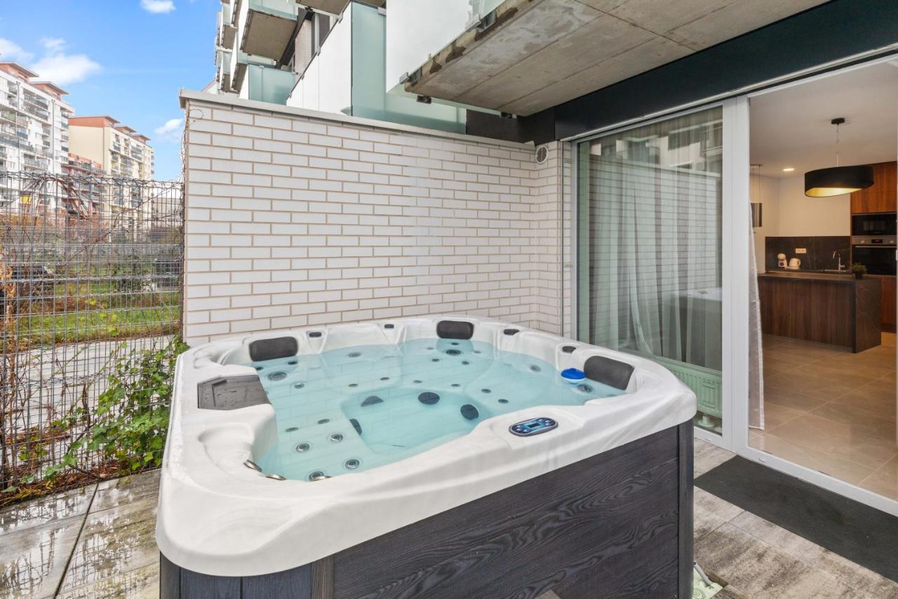 Lam Jegeho Alej - Jacuzzi - Free Parking Apartment Bratislava Ngoại thất bức ảnh