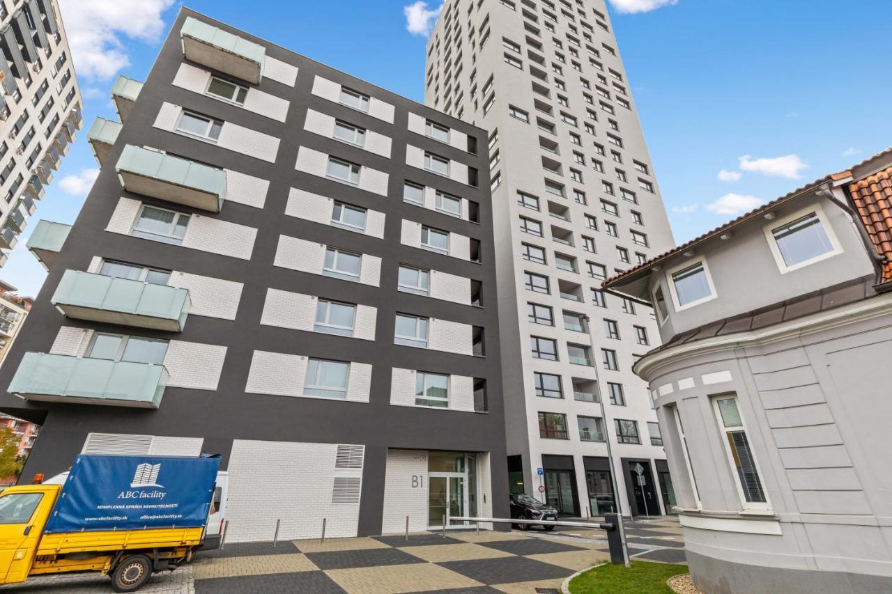 Lam Jegeho Alej - Jacuzzi - Free Parking Apartment Bratislava Ngoại thất bức ảnh