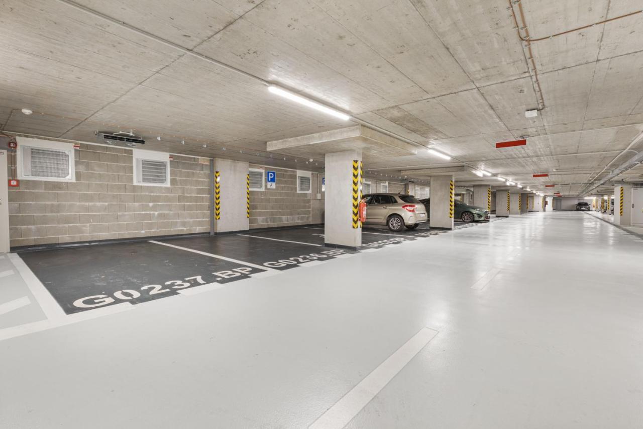 Lam Jegeho Alej - Jacuzzi - Free Parking Apartment Bratislava Ngoại thất bức ảnh