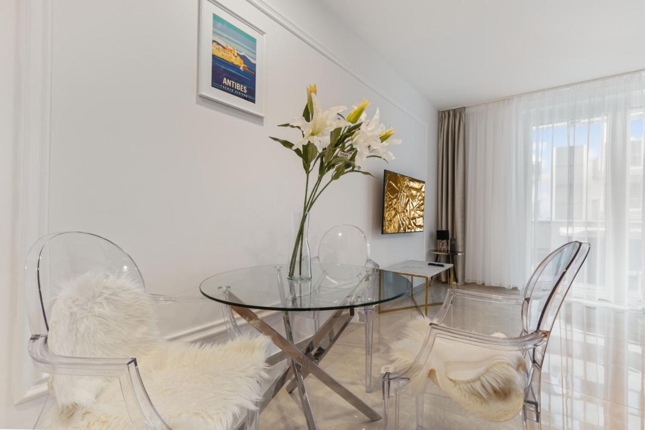 Lam Jegeho Alej - Jacuzzi - Free Parking Apartment Bratislava Ngoại thất bức ảnh